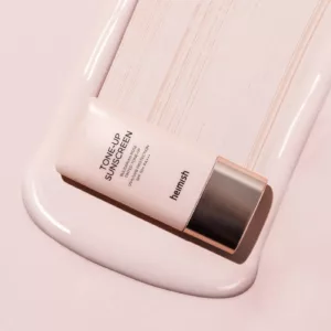 کرم ضد آفتاب هیمیش spf50 آبرسان حاوی عصاره رز رنگی با فینیش کاملا طبیعی کد 1767