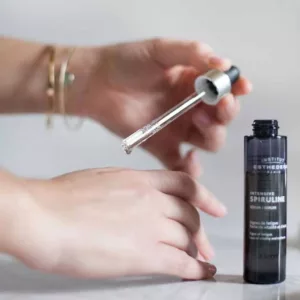 سرم اسپیرولین استادرم احیاکننده پوست با ویتامین و مواد معدنی