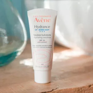 کرم آبرسان لایت اون spf 30