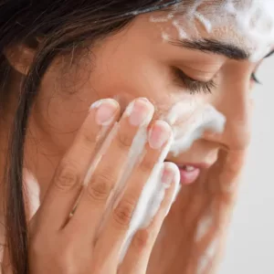 ژل شوینده هندوانه و ویتامین سی اولاین پوست چرب و حساس