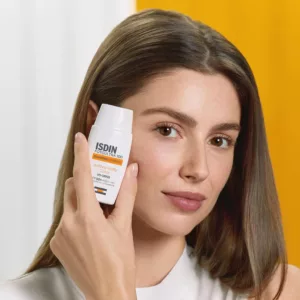 ضد آفتاب رنگی ضد لک اکتیو یونفای ایزدین Fotoultra 100