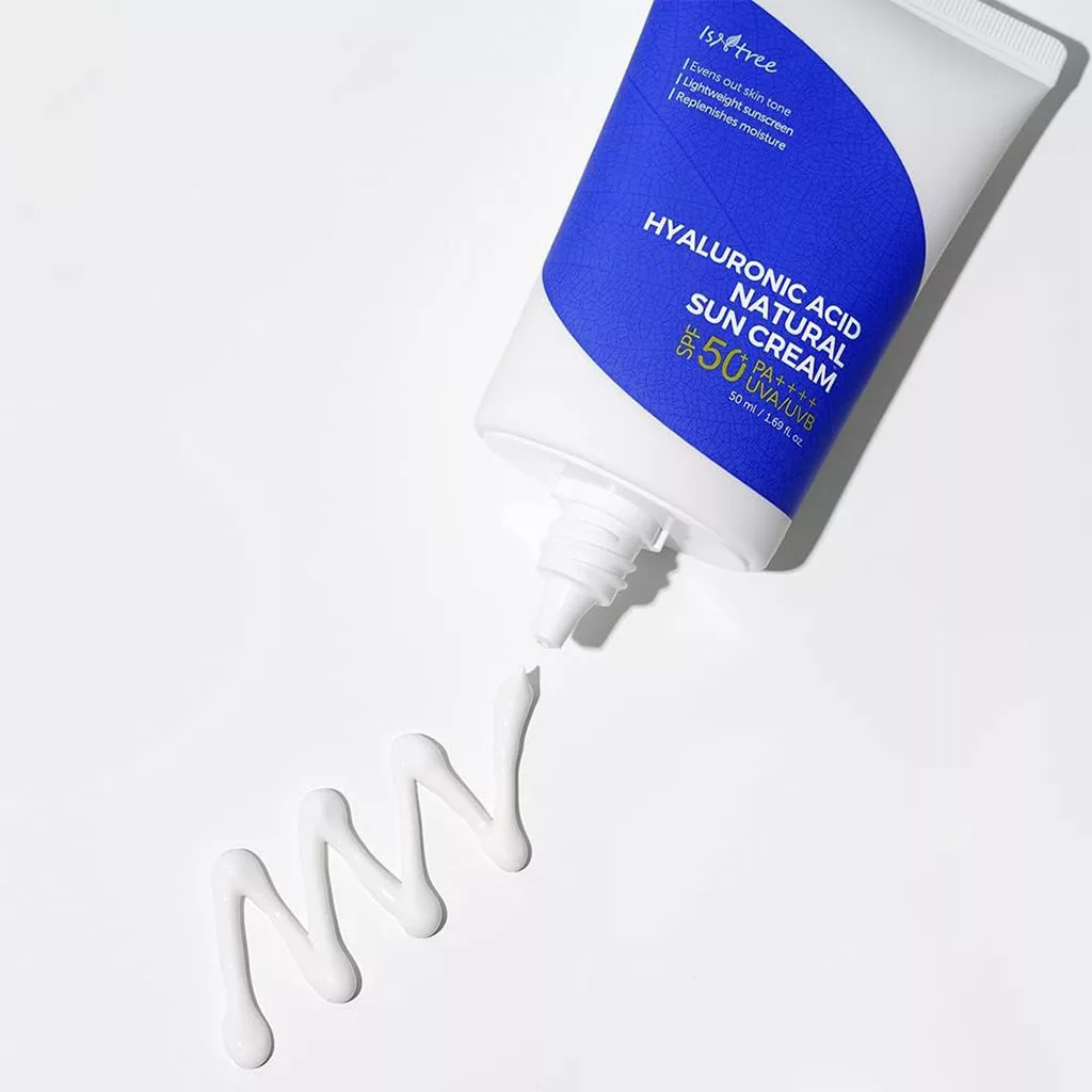 ضدآفتاب ایزنتری هیالورونیک اسید SPF50 نچرال