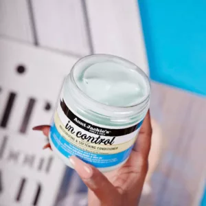 نرم کننده داخل حمام آنت جکیز Aunt Jackies in control