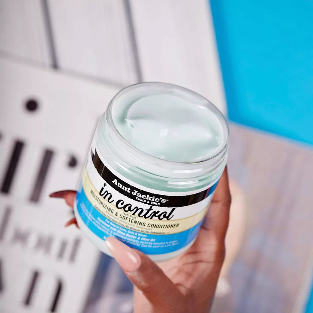 نرم کننده داخل حمام آنت جکیز Aunt Jackies in control
