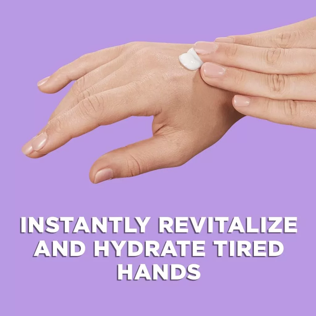 کرم دست سنت ایوز بلو بری آکای بری دانه چیا REVITALIZING