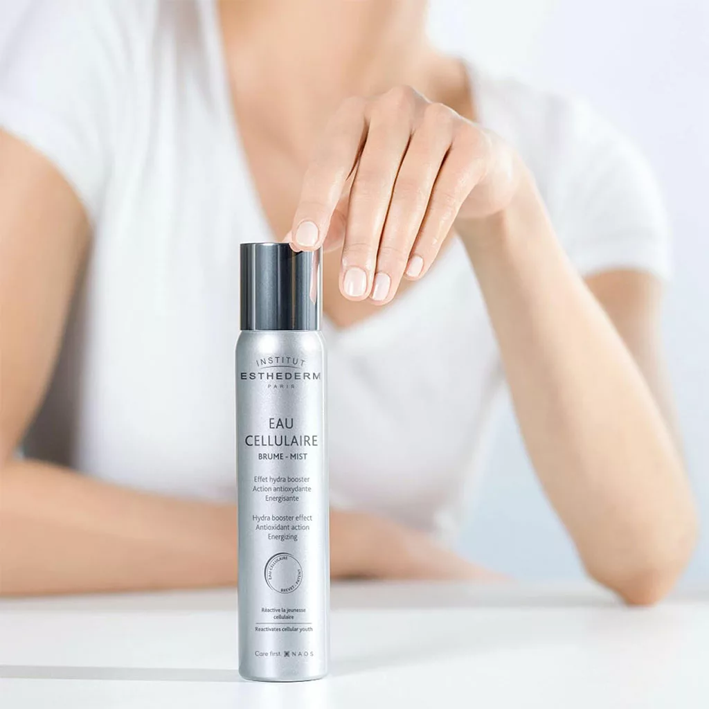 اسپری آب استادرم آنتی اکسیدان و آبرسان پوست