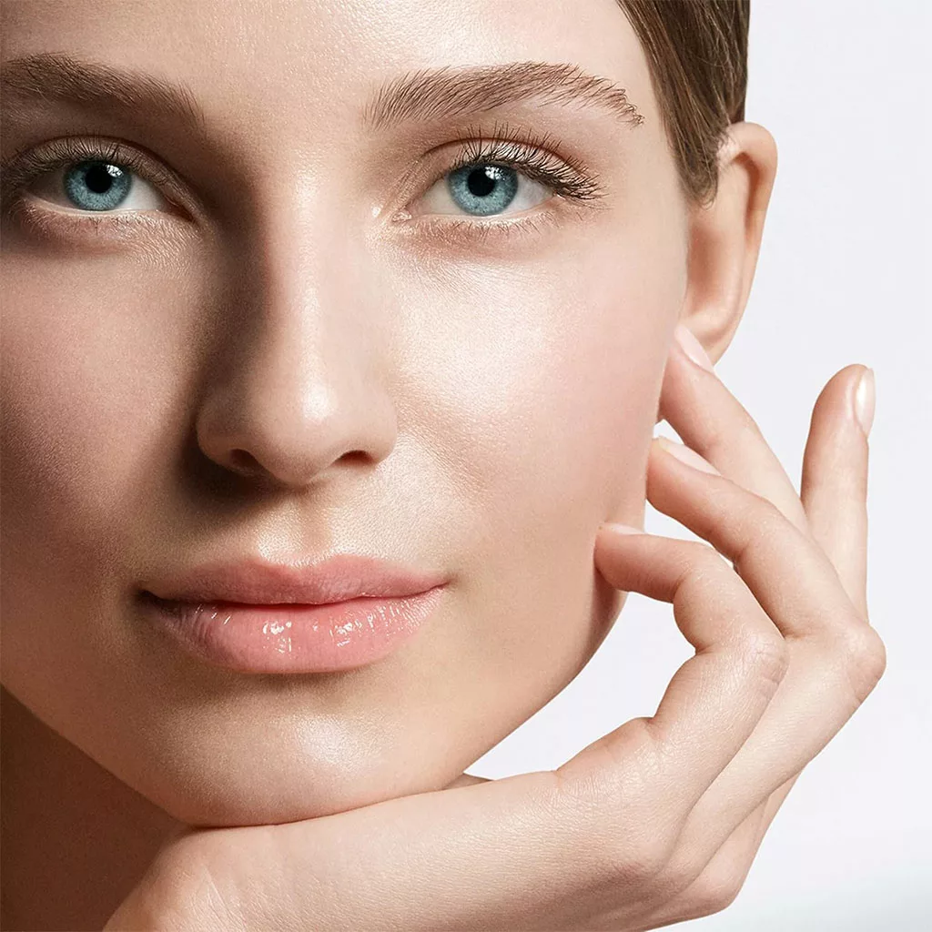 اسپری آب استادرم آنتی اکسیدان و آبرسان پوست