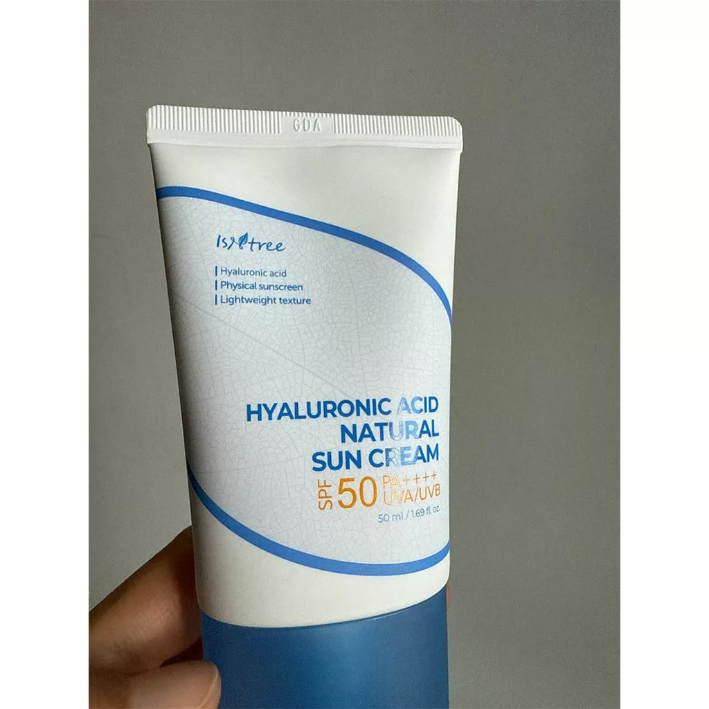ضدآفتاب ایزنتری هیالورونیک اسید SPF50 نچرال