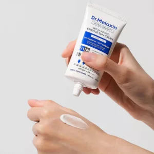 ضدآفتاب کرمی دکتر ملاکسین صد چروک و روشن کننده