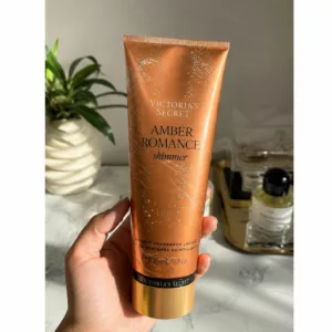 لوسیون بدن شاین عطری ویکتوریا سکرت مدل amber romance shimmer