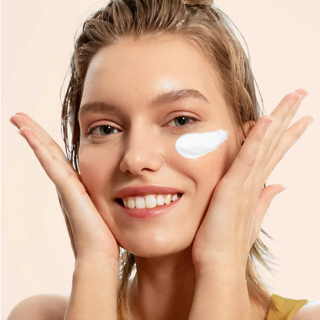 ضدآفتاب oil free فارم استی بدون چربی farm stay UV DEFENCE