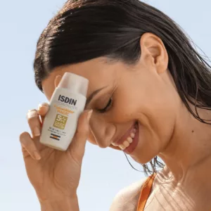 ضد آفتاب فیوژن واتر ایزدین مجیک آبرسان فوق سبک بدون چربی SPF50