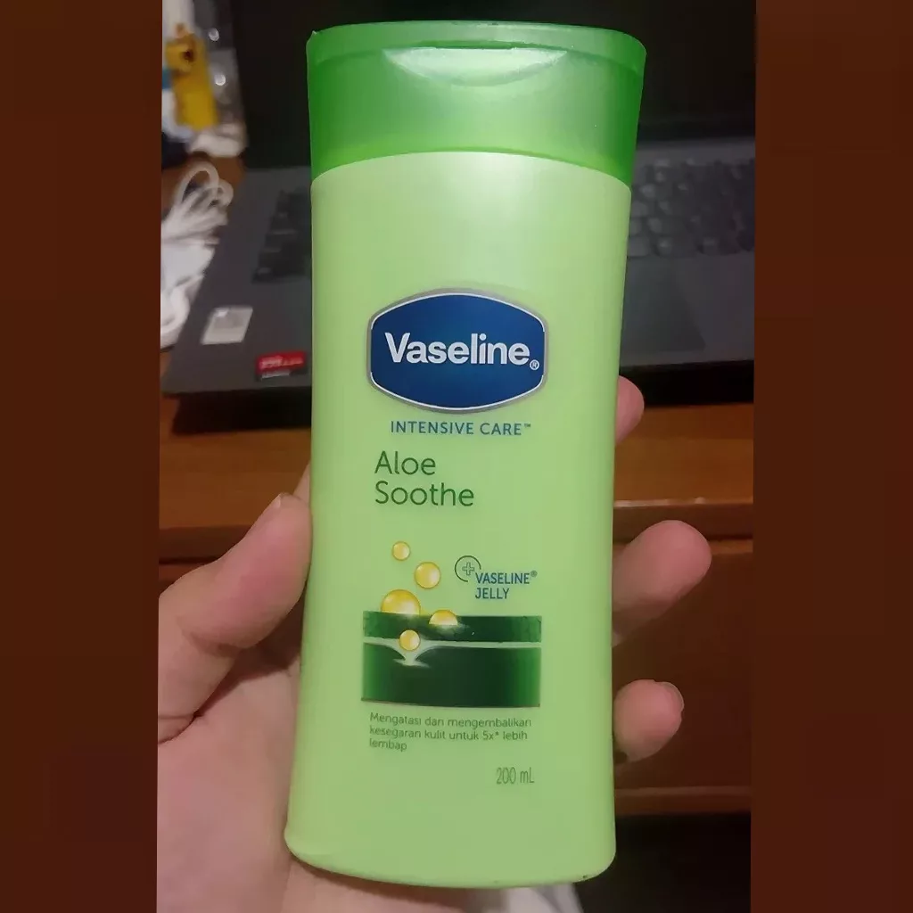 لوسیون آلوورا وازلین aloe soothe