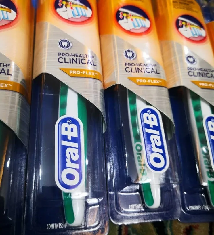 مسواک اورال بی Oral B (در ۴ رنگ مختلف) مناسب دندان حساس