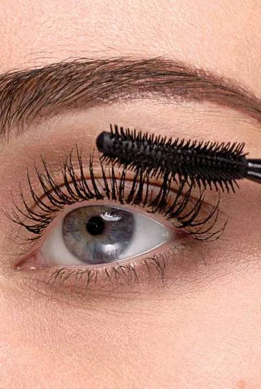 ریمل میبلین سیلز اسنشنال VERY BLACK حجم دهنده بلند کننده