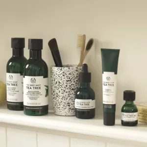 ژل شستشوی صورت درخت چای | بادی شاپ تی تری 250میل body shop tea tree gel