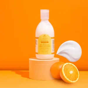 شیر بدن نیچر اسپل حاوی زردچوبه و ویتامین سی روشن کننده و ضد پیری