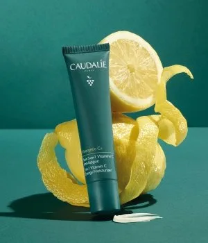 مرطوب کننده ضد لک کدلی حاوی ویتامین سی روشن کننده وشفاف کننده vinergetic c