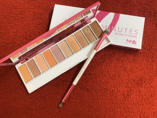 پالت سایه 10 رنگ بسیار جذاب نانی باشر NNB NUNI BRUSH JUST MINUTES