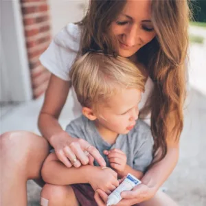 کرم ترمیم کننده موستلا سیکاستلا مناسب آسیب های پوستی کودک و نوزاد حاوی زینک مس گلیسیرین 40میل